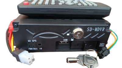 DVR auto pentru 4 camere ADH 1080p DVR-704A