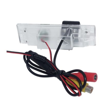 Camera video auto dedicata pentru mersul cu spatele compatibila cu BMW 120i deschidere 120 de grade instalare la becul de la nu