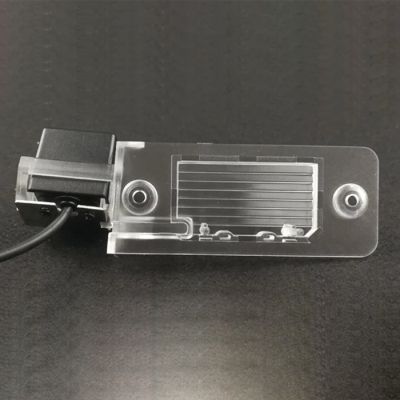 Camera video auto dedicata pentru mersul cu spatele compatibila cu VW Tiguan unghi 150 de grade night vision 0 lux U2